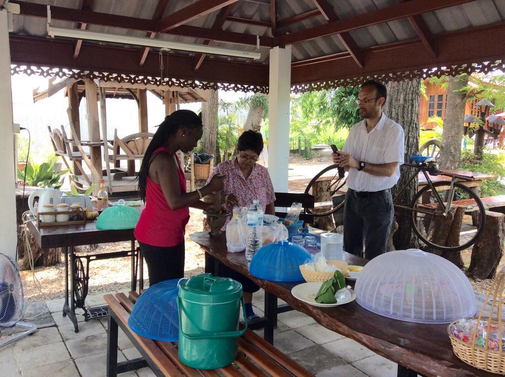 The Little Lopburi Village Exteriör bild